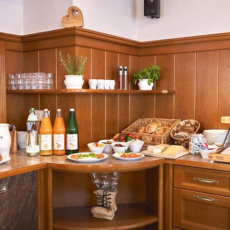 Pension Vier Jahreszeiten Saalbach-Hinterglemm Exterior foto