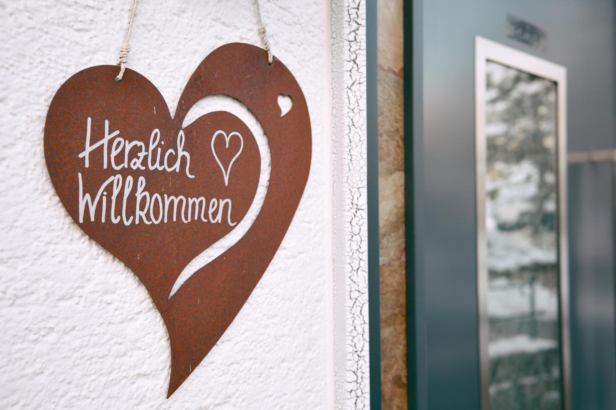 Pension Vier Jahreszeiten Saalbach-Hinterglemm Exterior foto